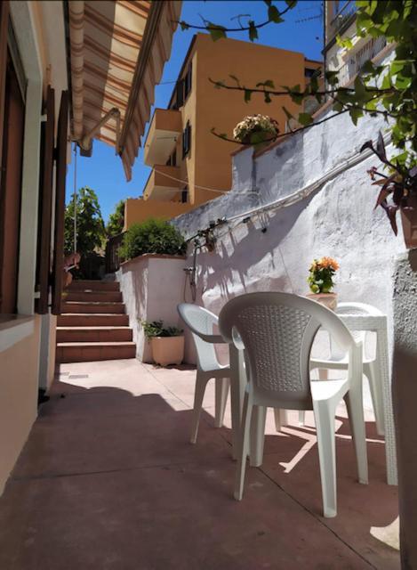 Casa Maddalenina Con Giardino, Vicino Al Mare! Apartment La Maddalena  Exterior photo